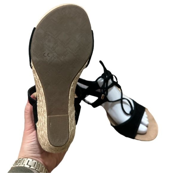 Like New Vionic - Tansy Lace Up Wedges - size 6.5 - Black - Picture 4 of 4